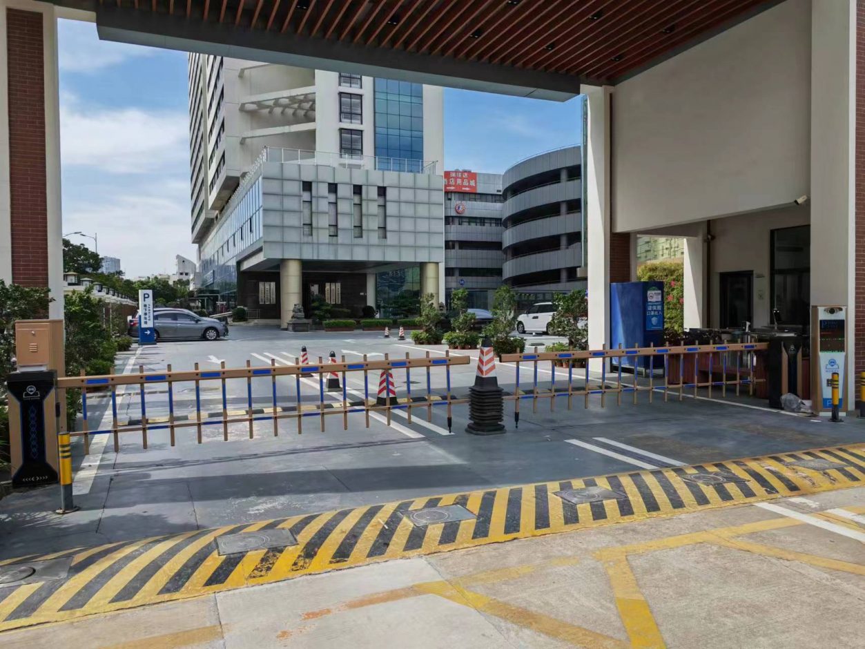 龍崗平湖街道交警大隊無人值守停車場 政務(wù)機(jī)構(gòu)智慧停車場案列 第2張