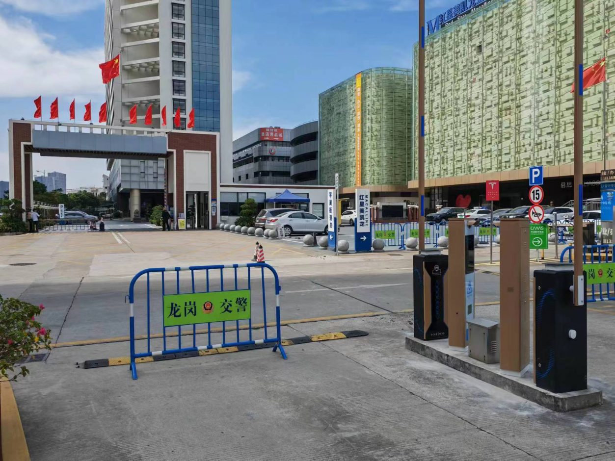 龍崗平湖街道交警大隊無人值守停車場 政務(wù)機(jī)構(gòu)智慧停車場案列 第4張